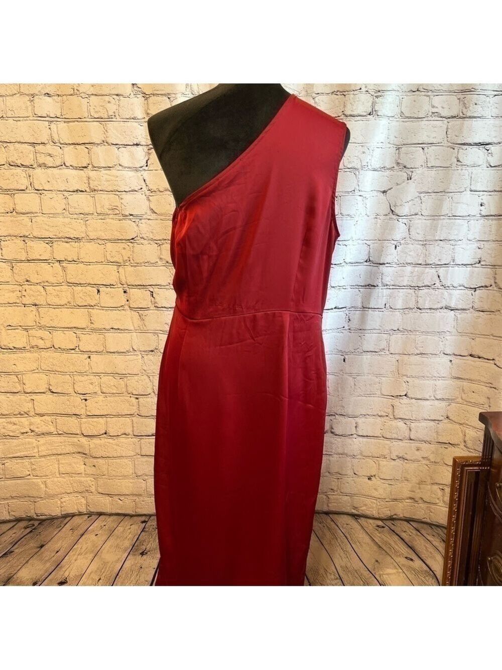 Pretty Garden Res One Shoulder Dress size M. NWT - Picture 3 of 16
